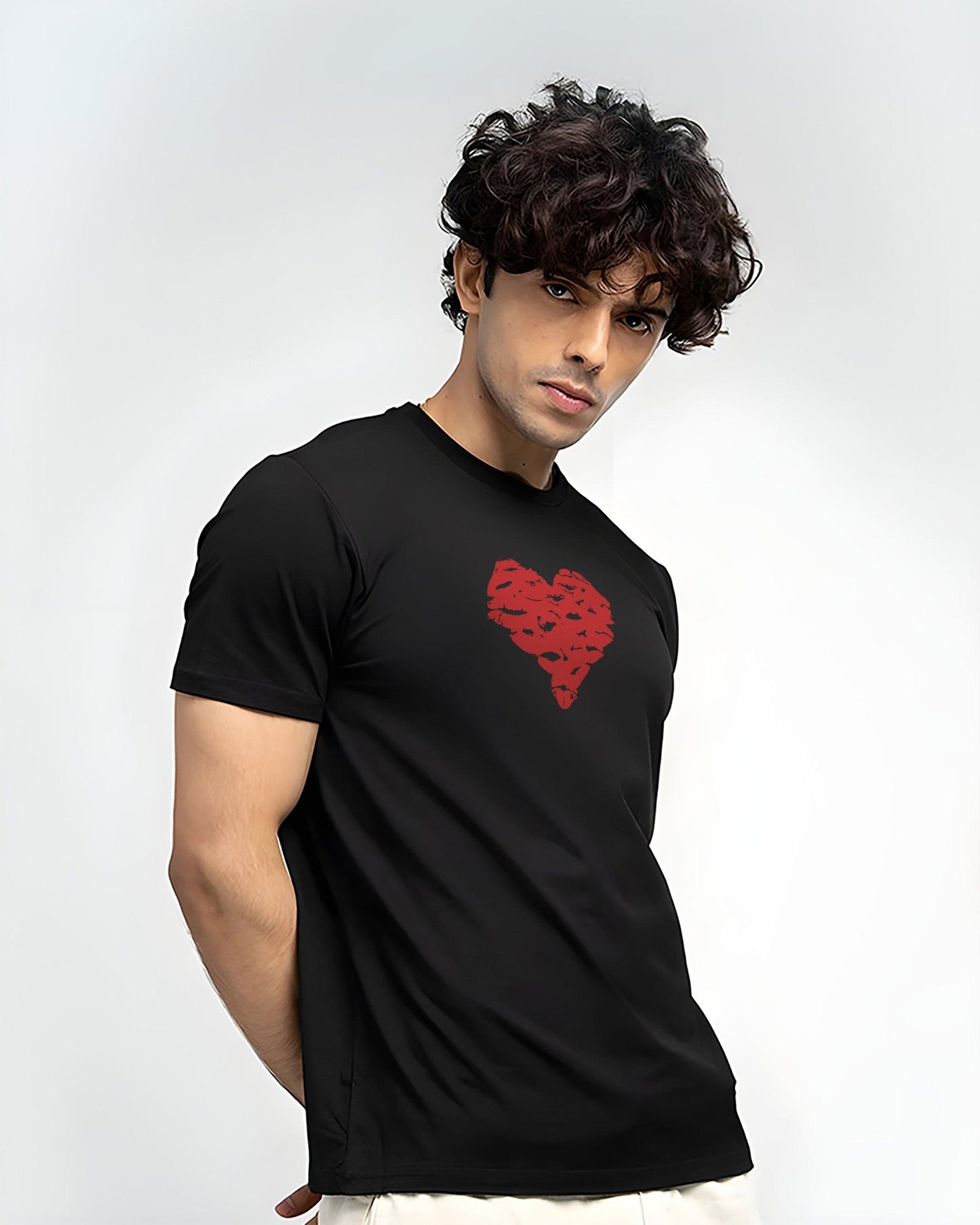 FOREVER LOVE KISSES BLACK REGULAR T-SHIRT