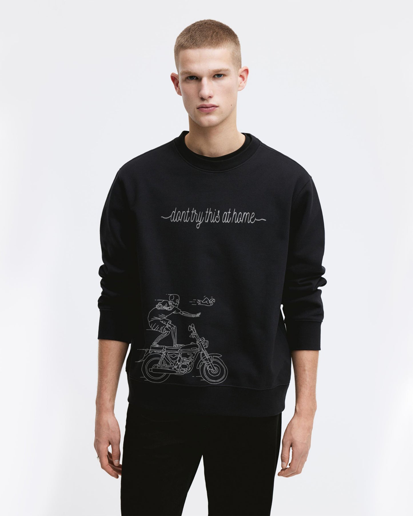 FEEL FREE TO TRY BLACK SWEATSHIRT